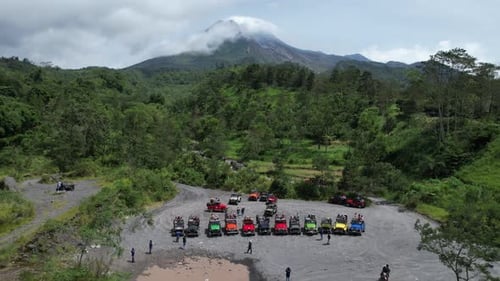 Lavatour mit dem Jeep am Mount Merapi — Yogyakarta Volcano Adventure