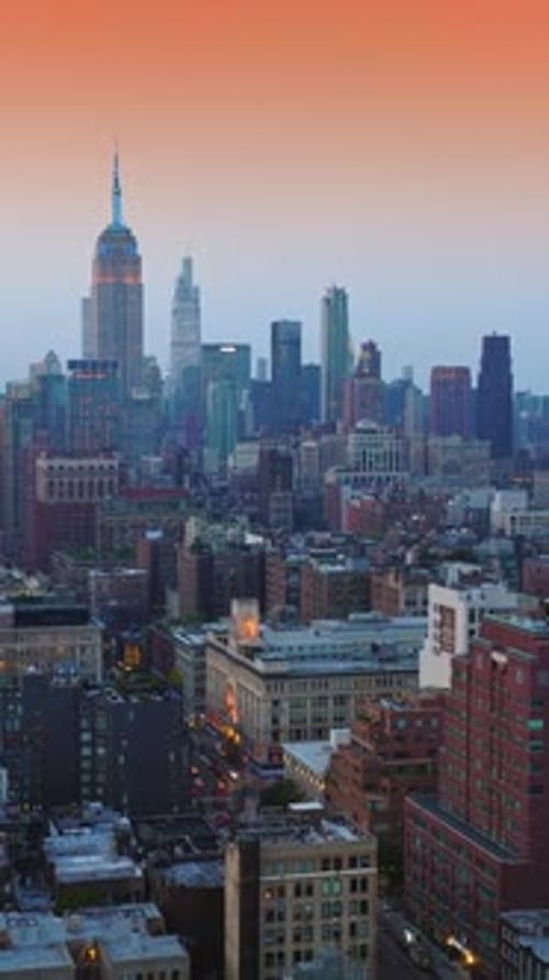 Wonderful and varied New York panorama in the coming evening.