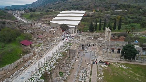 Gesamtansicht der antiken Stadtdrohne Selcuk Efes