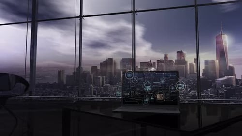 Computergestützte Cloud-Netzwerkschemas auf einem Laptop im Büro