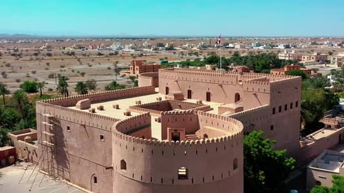 Tourné par un drone depuis un vieux fort d'Oman