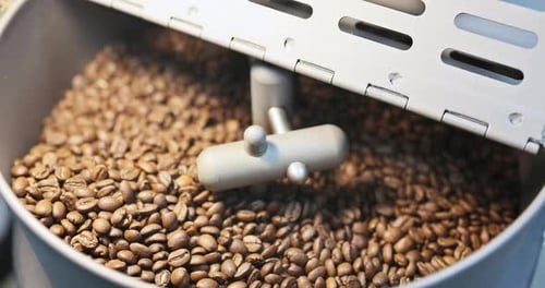 Preparación de granos de café durante el tostado Máquina desecada para mezclar materias primas de café