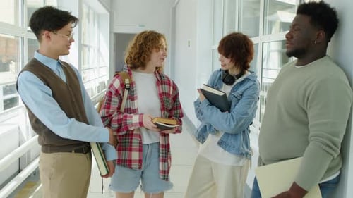 Schüler diskutieren Pläne für das Wochenende