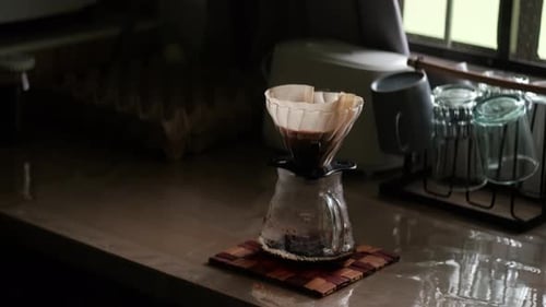 Coffee Brewing in Pourover Glass Carafe