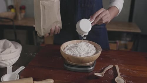 Measuring Flour Accurately for Baking at Home