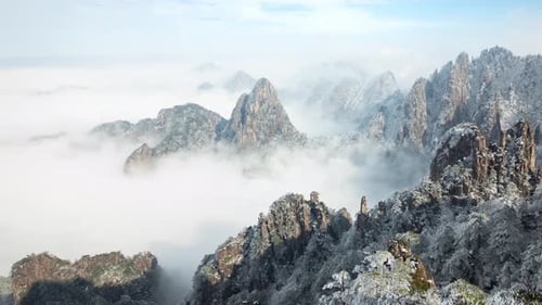 Time lapse fog surrounding the Yellow Mountains (Huangshan) in China