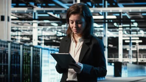 Data Center Software Developer Scanning Rigs to Create Digital Twin