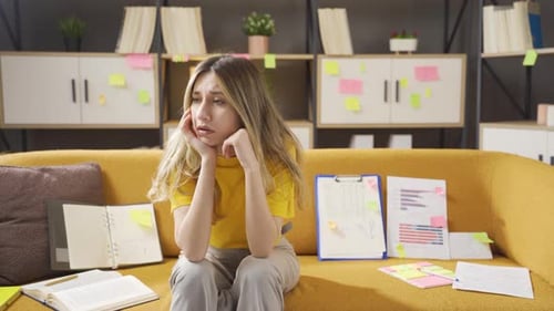 Estudia una alumna infeliz.