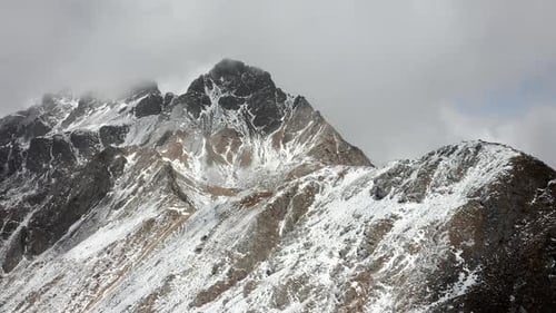 Magnifique sommet de la montagne Shanzidou, montagne du Dragon de Jade, Chine, vue panoramique