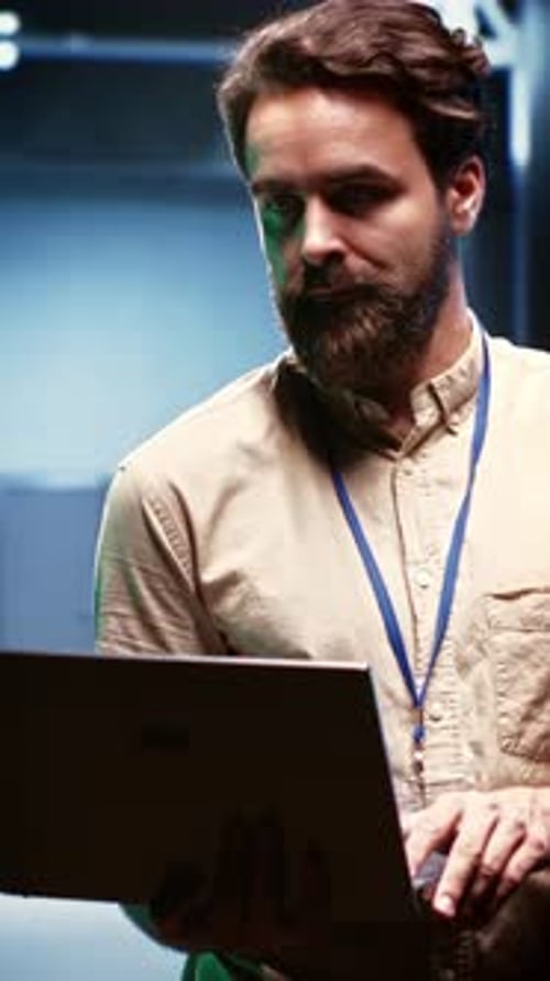 Vertical Video Supervisor Overseeing Server Hub