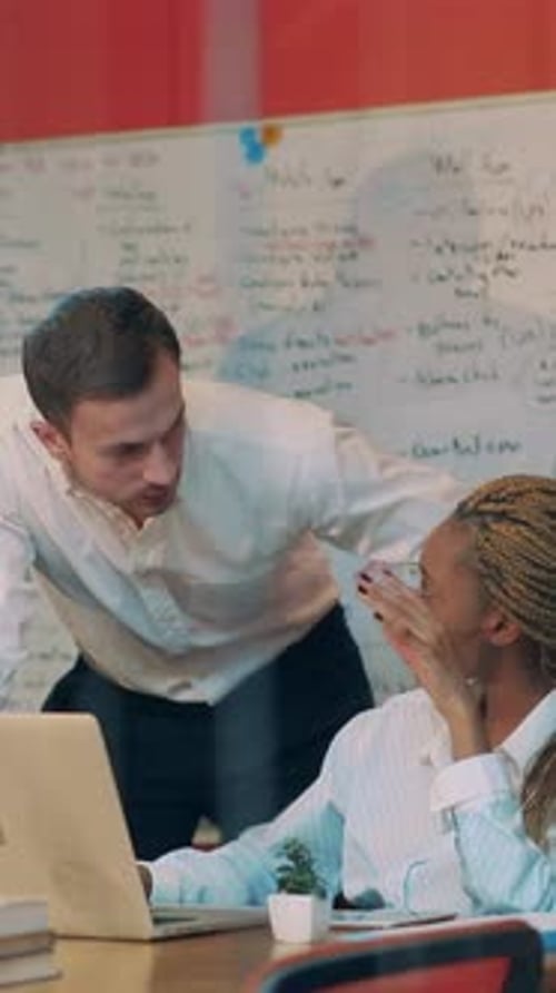 Team Collaboration in a Modern Office Setting A Guide to Enhancing Teamwork and Productivity