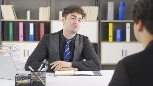 Être un bon auditeur dans une communication efficace.
