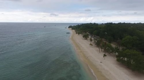 Belle plage sur l'île