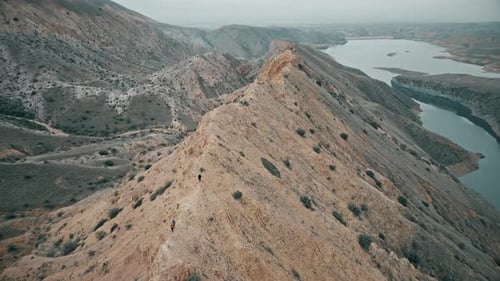 vue aérienne des montagnes