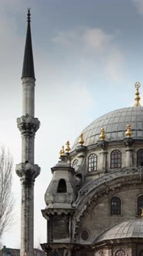 L'église Sainte-Sophie à Istanbul, en Turquie, en vertical