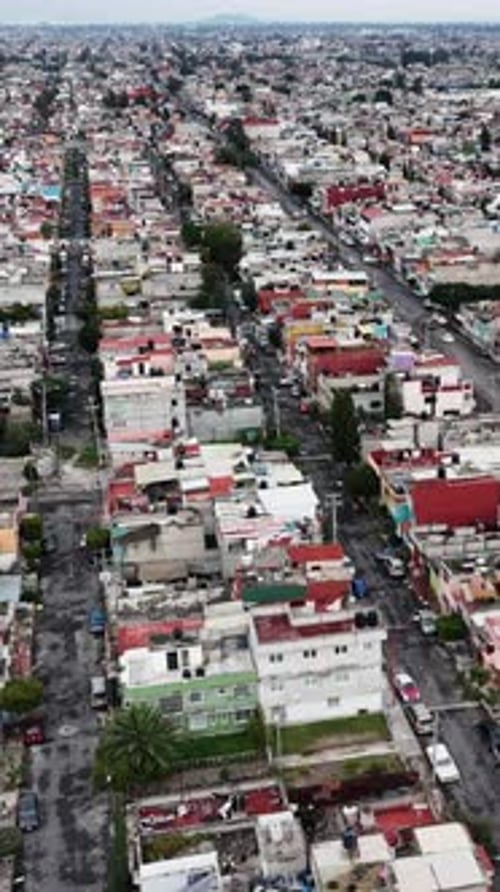 Drone captures Ecatepec’s street issues. Vertical shooting