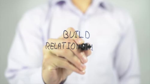 Construye relaciones