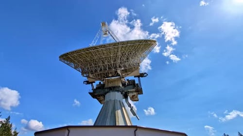 Télescope RT-32 Centre international de radioastronomie de Ventspils, Lettonie