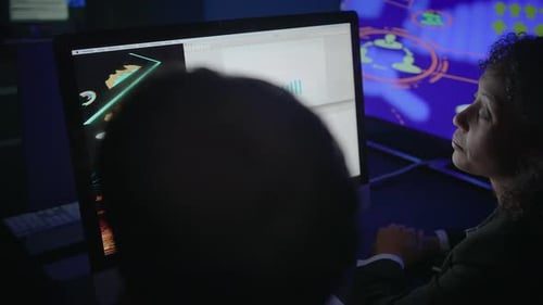 Datenanalyse und -visualisierung auf einem Computerbildschirm für bessere Einblicke und Entscheidungsfindung