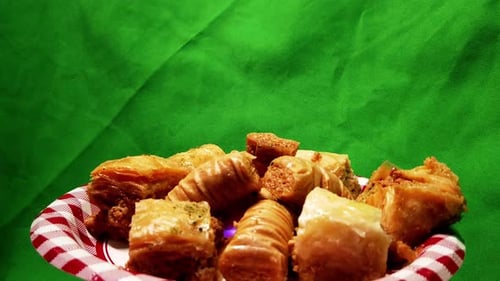 Lot de 4 desserts Loop1-3 Baklava de taille moyenne à base de roses cuites à la vapeur et de sucre traditionnel naturel