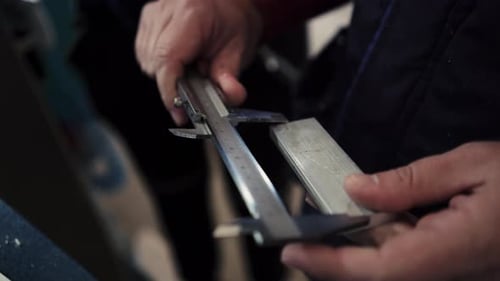 Aluminium parts measuring with Deluxe Boley Gauge (color grading)