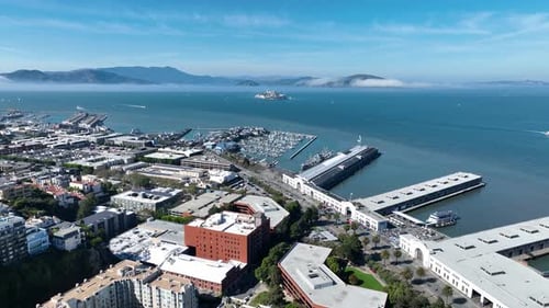 Fishermans Wharf em São Francisco, na Califórnia, Estados Unidos. Paisagem urbana do centro da megalópole. Busin