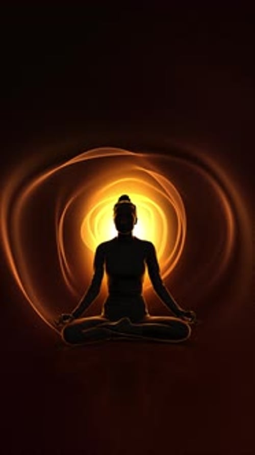 Menschliche Figur in Lotus-Yoga-Pose, Weltraum, Galaxie-Hintergrund in Meditation, Chakra-Namen über dem Körper