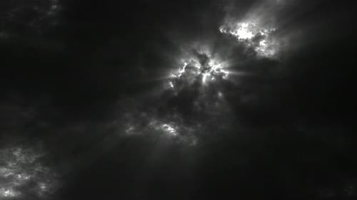 Wolken über Schwarz