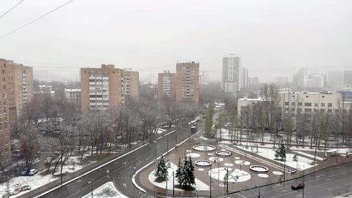 Snowy Day in the City, Wide Shot