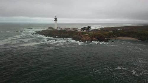 Pigeon Point Lighthouse in Kalifornien, Flugdrohnenumlaufbahn