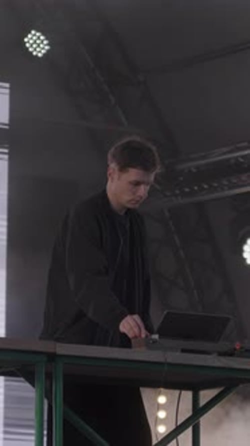 Experience an Exceptional Live Electronic Music Performance at the Thrilling Festival Event Clip