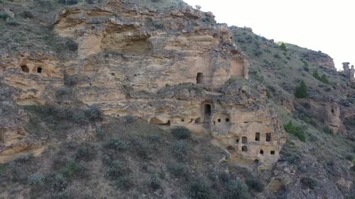 Vue aérienne de l'ancienne maison troglodyte