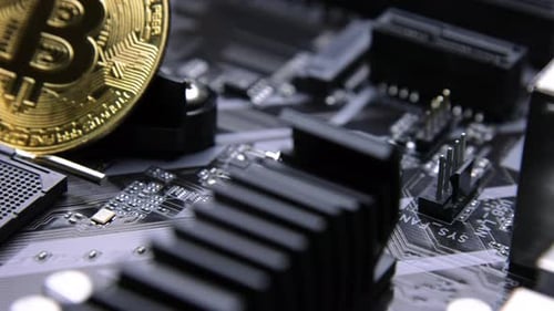 Puce
d'ordinateur CPU. Processeur sur prise sur la carte mère. Technologies, électronique nanomètres