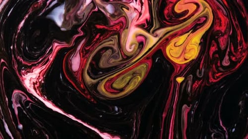 Les motifs psychédéliques se fondent dans des formes abstraites dans l'eau vive