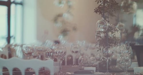 Elegant Wedding Table Setting with Wine Glasses