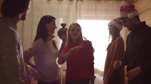 Leute, die Spaß haben und tanzen