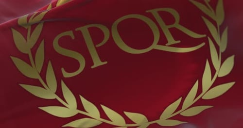 SPQR dans un drapeau rouge agitant
