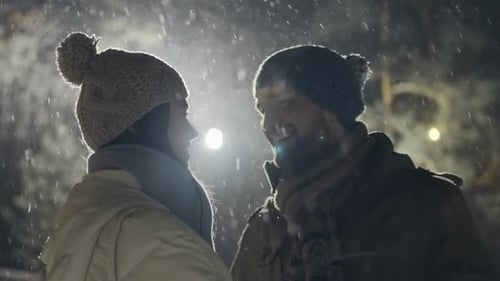Herzliche Beziehung im kalten Winter