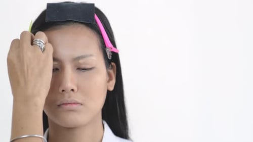 Makeup artist show the process to make up the area of upper eye or eye shadow