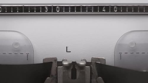 Tapez du texte sur une machine à écrire