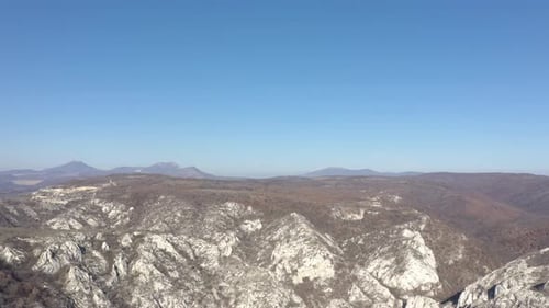 Mountains Deli Jovan Krush y Stol en el este de Serbia: vídeo de Zumbido 4K