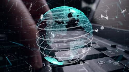 Mann arbeitet am Computer mit Grafik zur Modernisierung der Geschäftsdatenanalyse