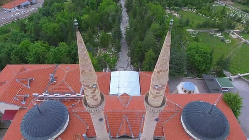 Gebäude und Minarette des islamischen religiösen Komplexes