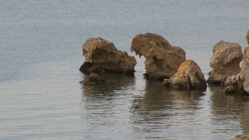 Die Felsen im Meer