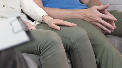 Familia con problemas en el psicólogo.