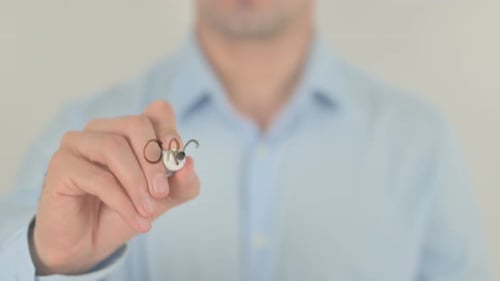 Organisation, Mann schreibt auf transparentem Glasschirm
