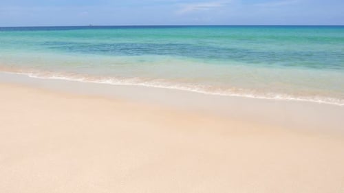 Beautiful tropical beach sea ocean with blue sky and white cloud
