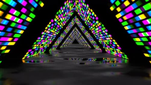 Túnel circular de colores con formas triangulares