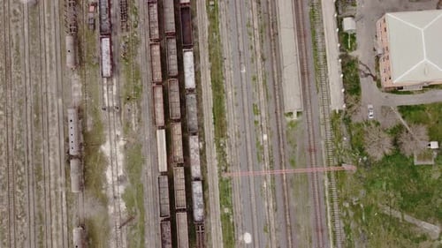 Vista aérea de trenes abandonados