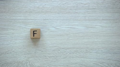 Futuro, palabra Cuadro por cuadro sobre cubos de madera, soluciones energéticas y tecnología